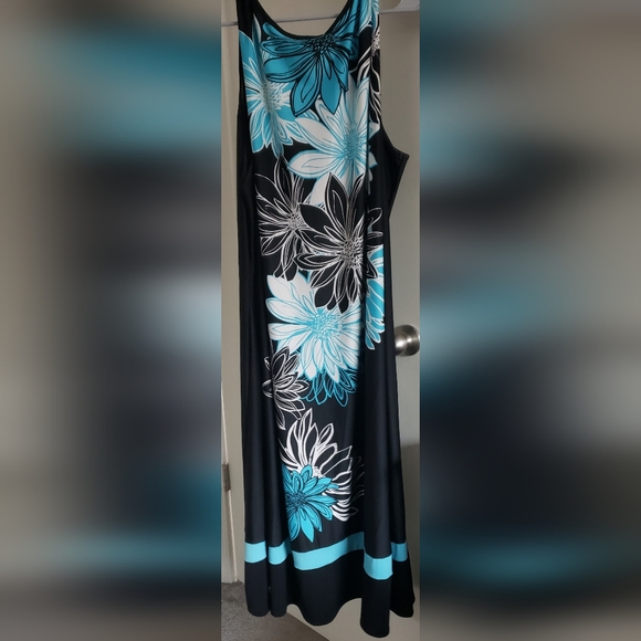 Avenue Black Keyhole Dress with Turquoise and White Flowers 26/28 - Picture 5 of 5